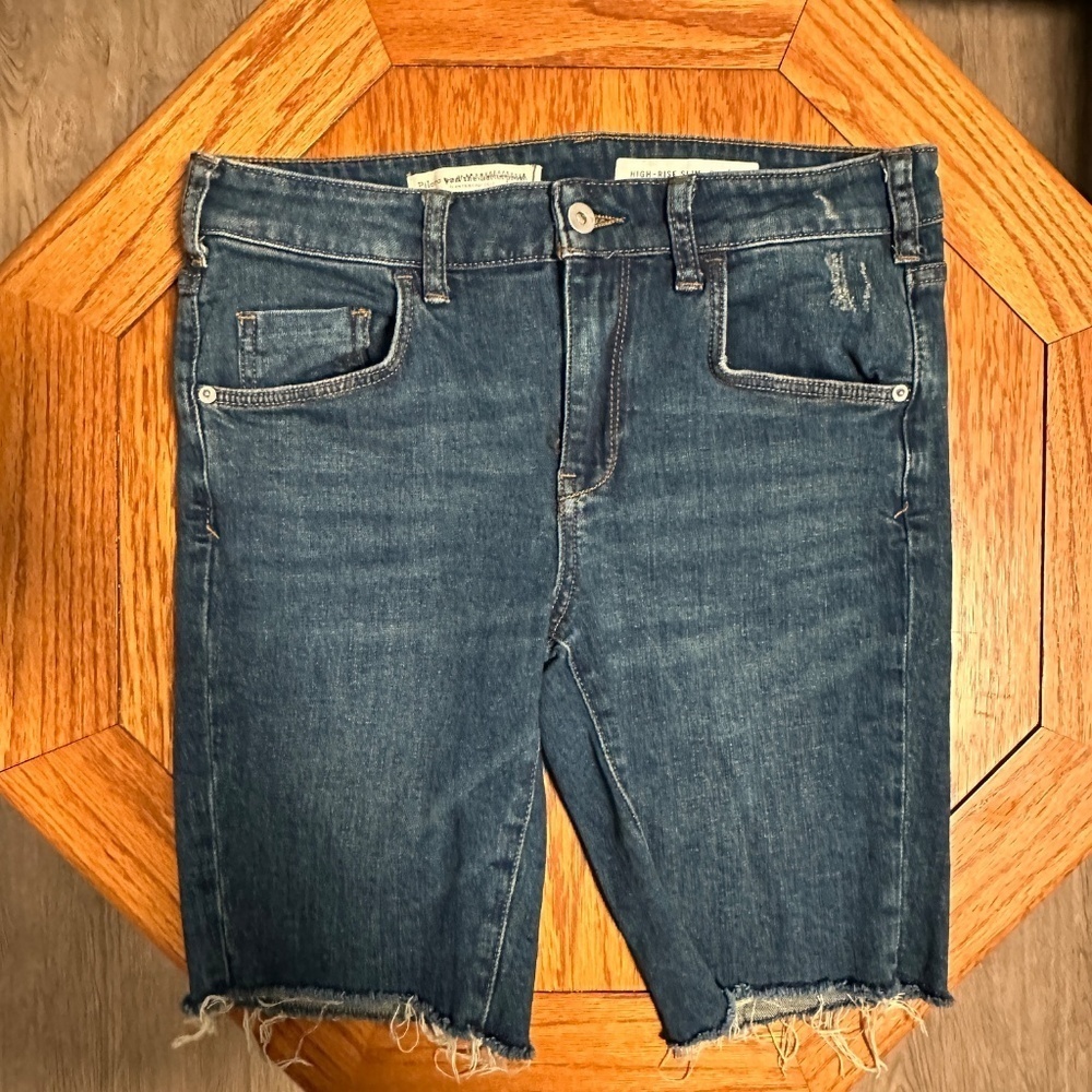 *ANTHROPOLOGIE* Pilcro Medium Wash High Rise Slim Jean Shorts Size 28